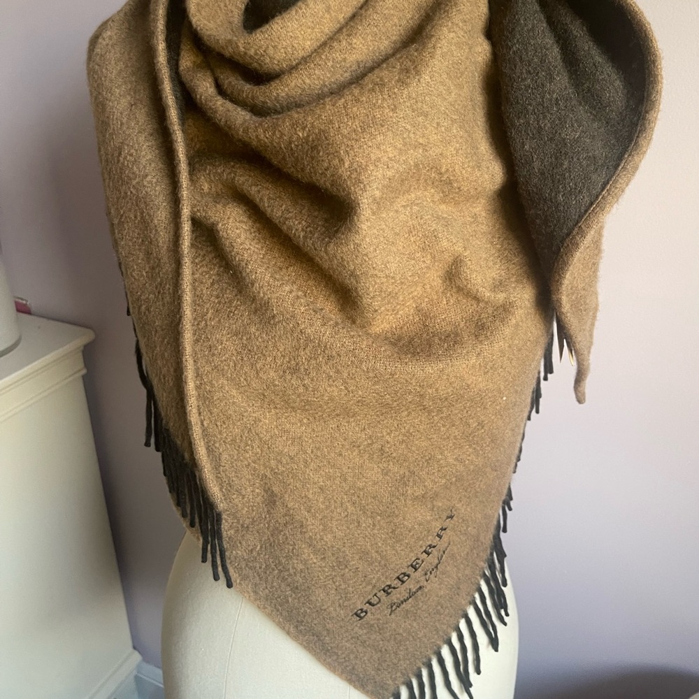 Burberry ladies scarf. Cashmere. Lightly used. Brown